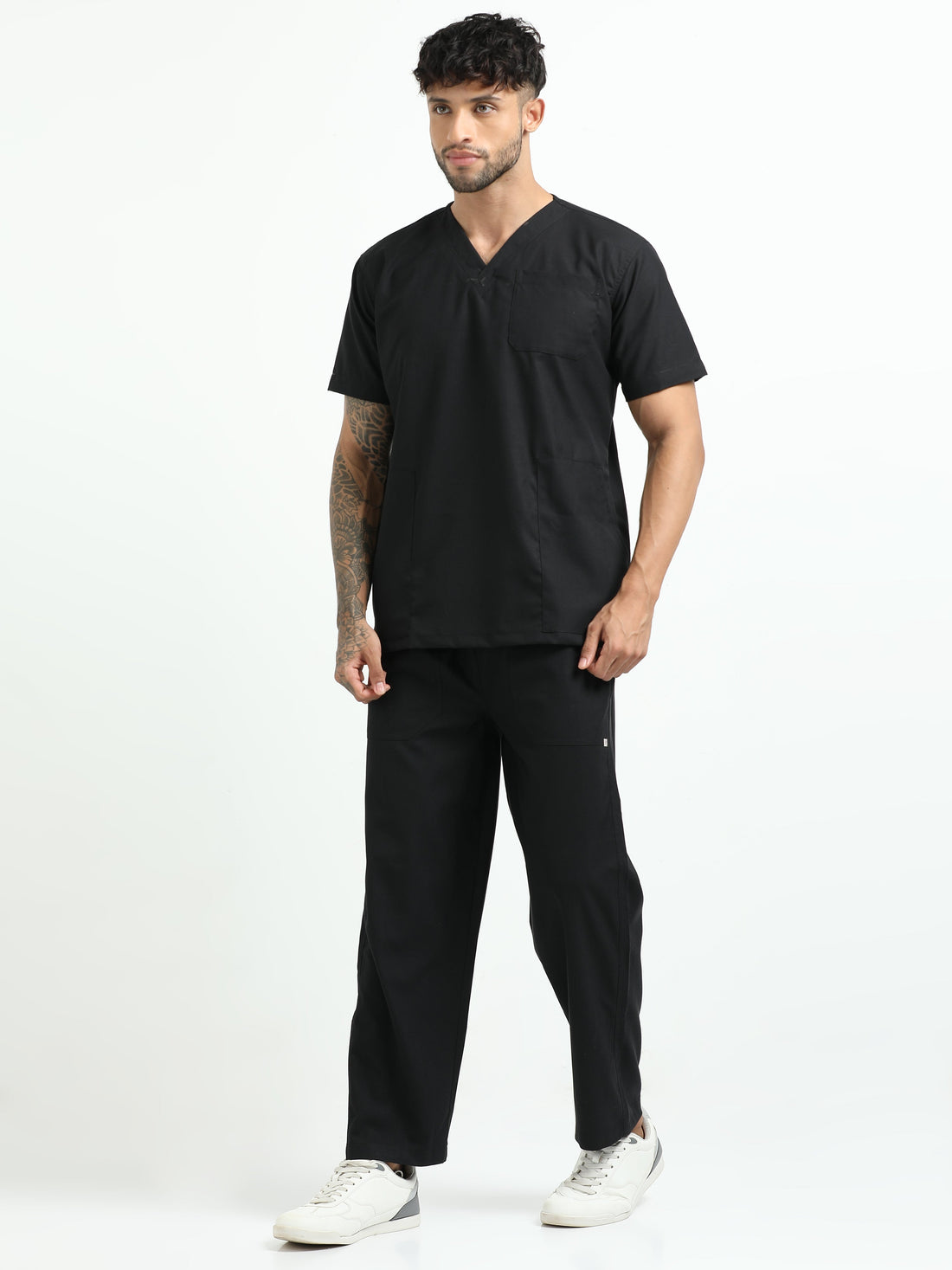 Why V‑Neck Scrubs Are a Top Choice for Male Healthcare Workers