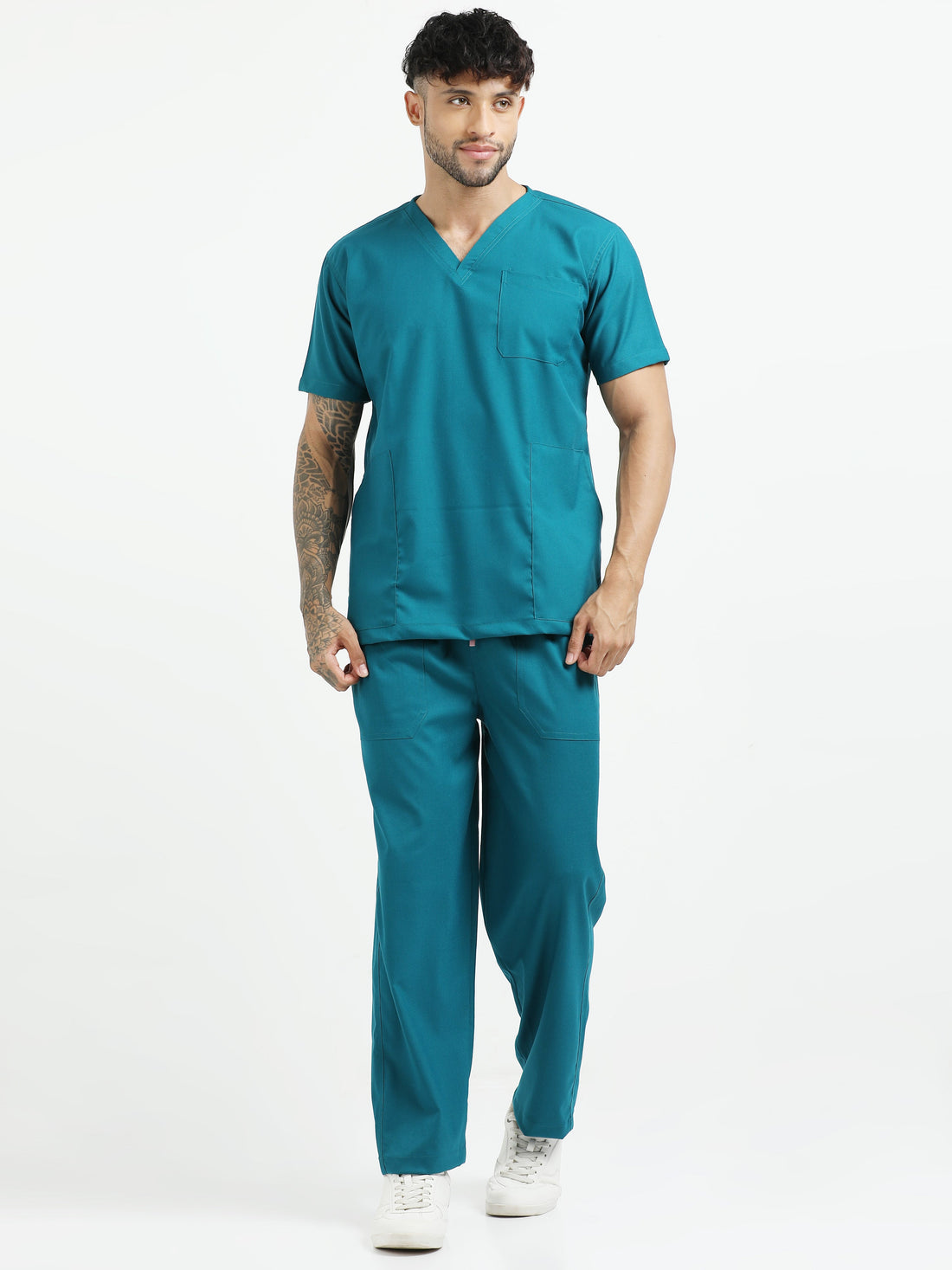 What Features Should You Check Before Buying Medical Scrubs Online?